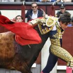 El diestro venezolano Jesús Enrique Colombo durante el undécimo festejo de la Feria de San Isidro