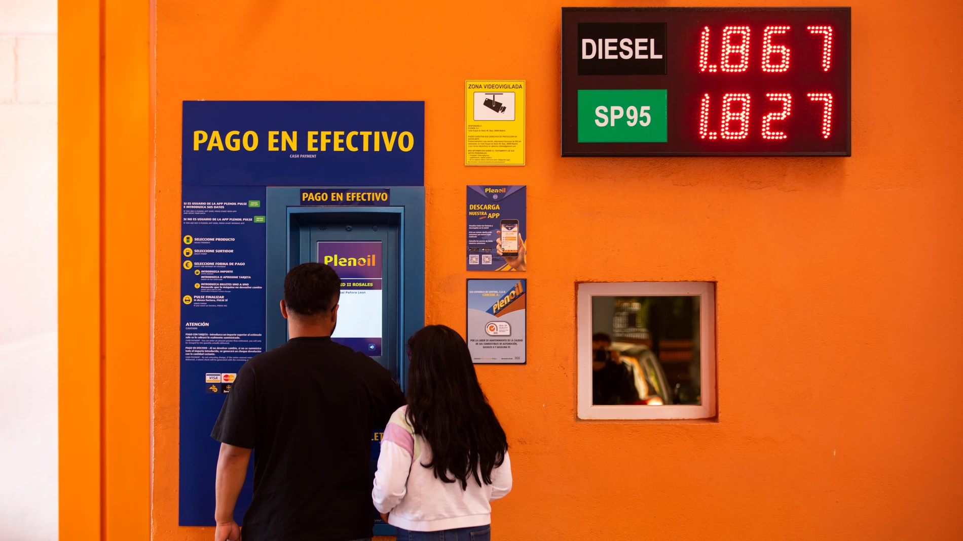 Estación de servicio automática
