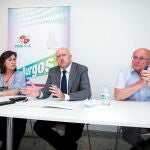 Begoña Martínez, Ángel Arias y José María García en la rueda de prensa