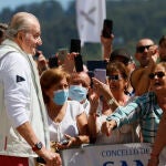 El rey emérito Juan Carlos I a su llegada este viernes a las instalaciones del Real Club Náutico de Sanxenxo (RCNS) EFE/Lavandeira Jr.