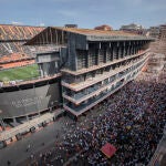 Los aficionados del Valencia volverán a concentrarse contra Peter Lim