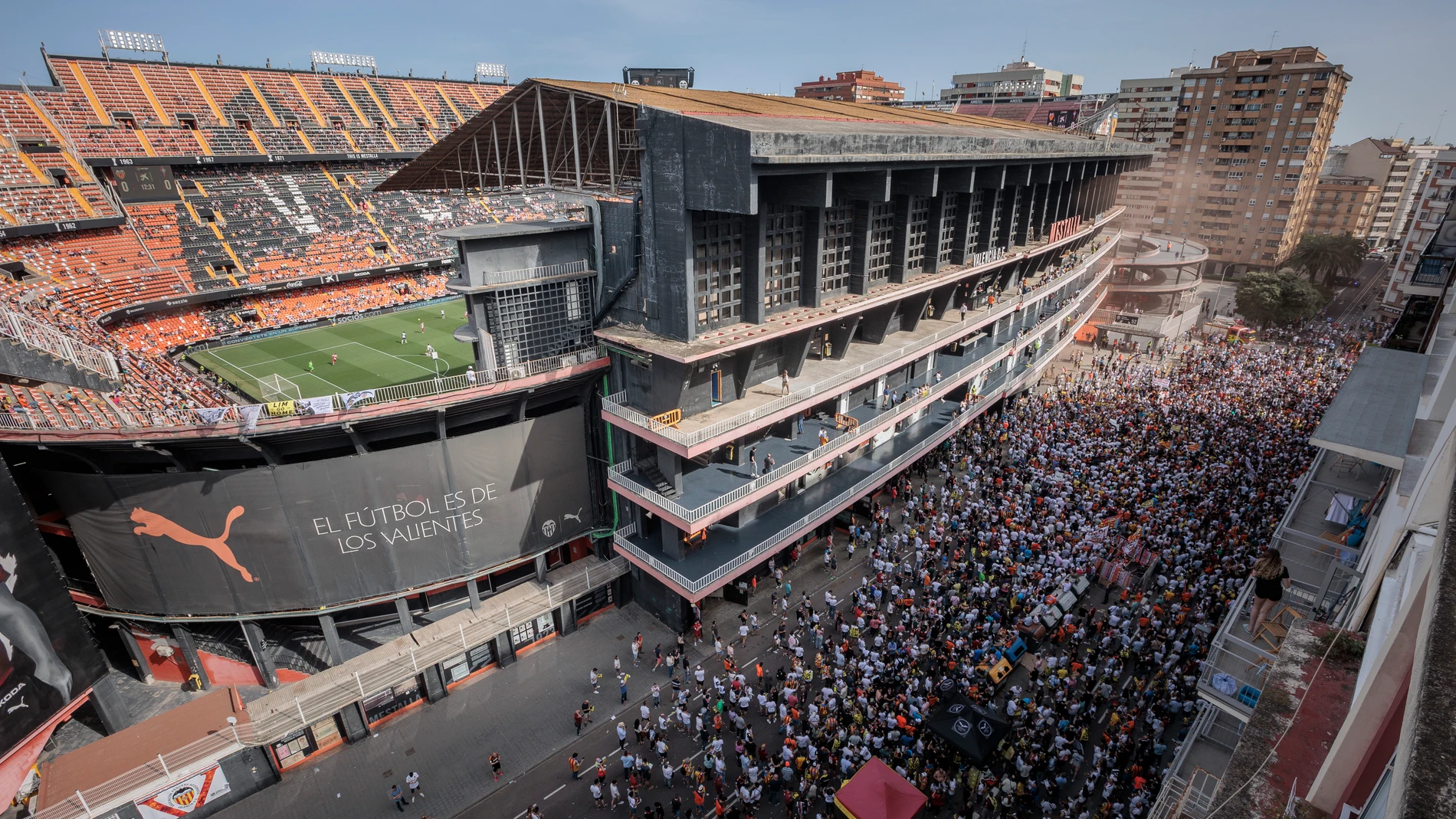 Los aficionados del Valencia volverán a concentrarse contra Peter Lim