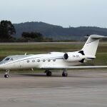 Un avión privado en el aeropuerto de Vigo