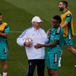 Entrenamiento Del Real Madrid. El entrenador Del Real Madrid Carlo Ancelotti. El equipo prepara el partido de la final de la Liga de Campeones que los enfrentará ante el Liverpool el próximo 28 de mayo en París.