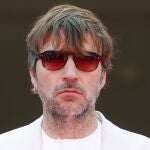 Albert Serra durante su llegada a Cannes por "Pacifiction"