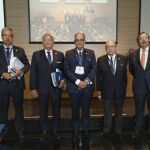 De izquierda a derecha, Jose Luis Bahillo, Luis Alberto García, Luis Campos, Diego Murillo y Luis Cáceres, en la Asamblea General de AMA