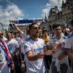 Los aficionados del Real Madrid en París antes de la final contra el Liverpool