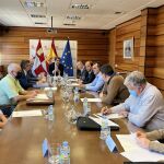 El consejero de Medio Ambiente, Vivienda y Ordenación del territorio, Juan Carlos Suárez-Quiñones, se reúne con los líderes de las organizaciones agrarias