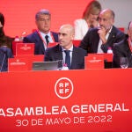 Andreu Camps, a la izquierda, junto a Rubiales