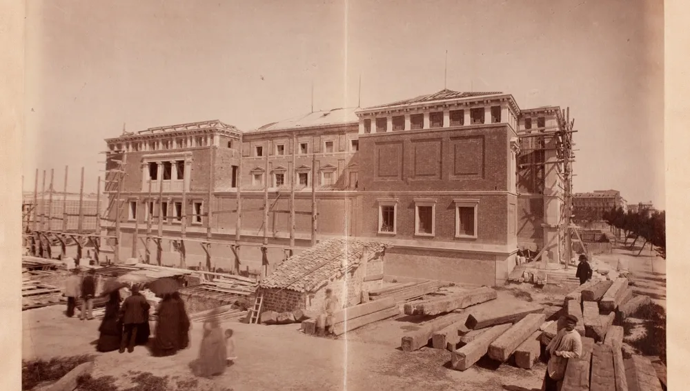 Visita al Casón destruido