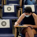 A estos exámenes de acceso a la universidad se presentan cada año en España más de 200.000 estudiantes. El año pasado lo hicieron 261.358 alumnos, de los cuales aprobaron 246.274, el 94,2%