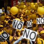 Trabajadores de Correos durante la protesta llevada a cabo este miércoles en Madrid