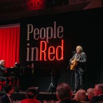 Joan Manuel Serrat en la gala People in Red