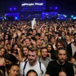 BARCELONA, 02/06/2022.- El público vibra durante el concierto del australiano Tame Impala en la primera jornada del festival Primavera Sound, hoy jueves en el Parc del Fòrum de Barcelona. EFE/Alejandro García