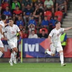 Gavi celebra su gol