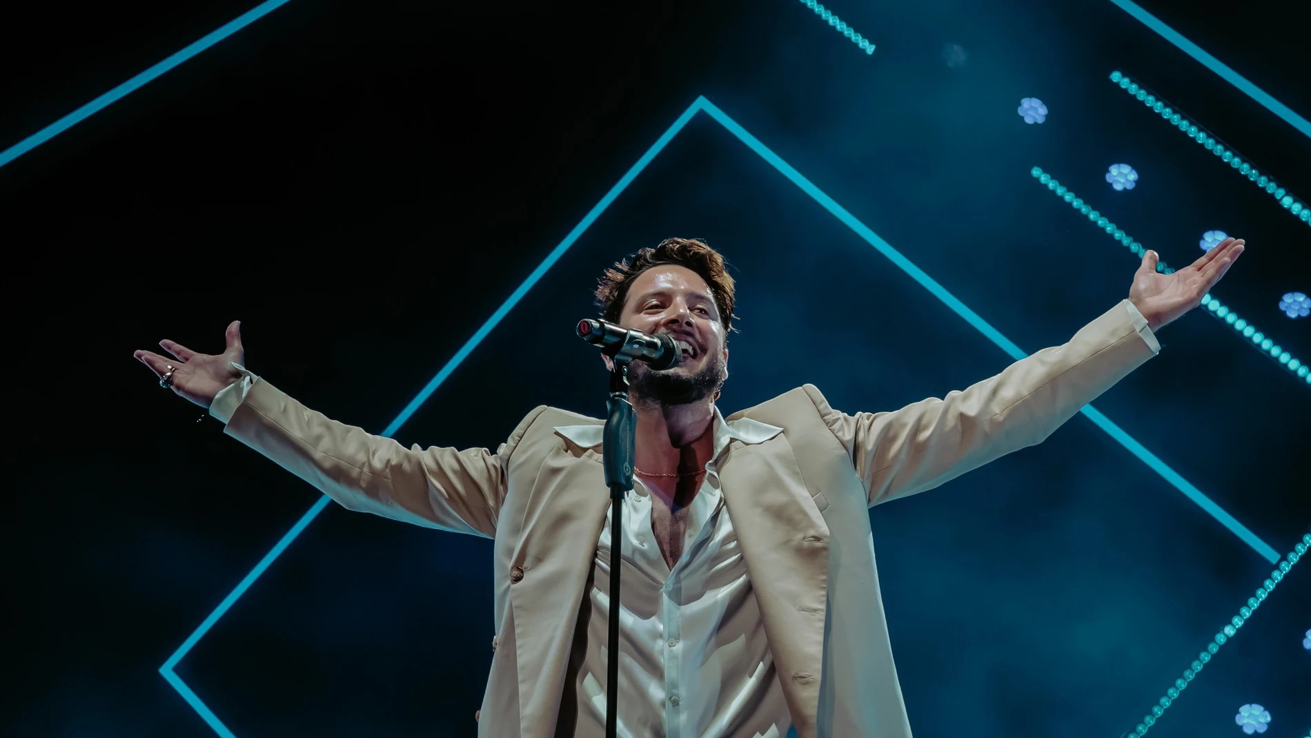 Manuel Carrasco en el Auditorio Marina Sur en Valencia.