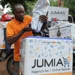 Un repartidor de Jumia en Nigeria.