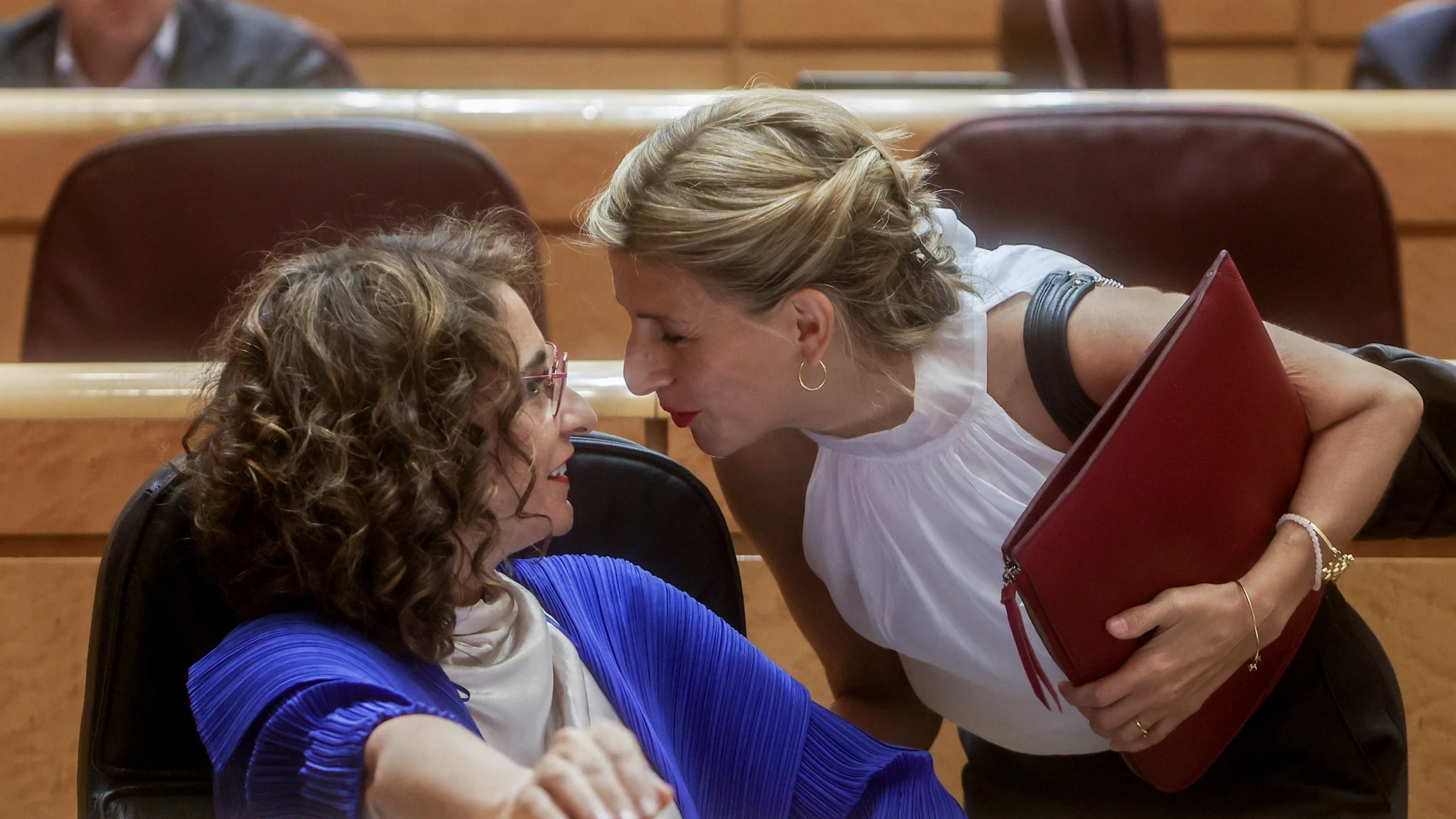 La vicepresidenta segunda del Gobierno y ministra de Trabajo, Yolanda Díaz, y la ministra de Hacienda y Función Pública, María Jesús Montero