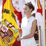 La Reina Letizia en la entrega de bandera en Cartagena.