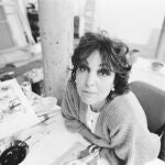 La artista de origen portugués Paula Rego en su estudio