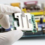 La falta de neón y paladio compromete la fabricación de chips