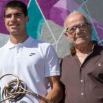 Carlos Alcaraz, junto a su abuelo.