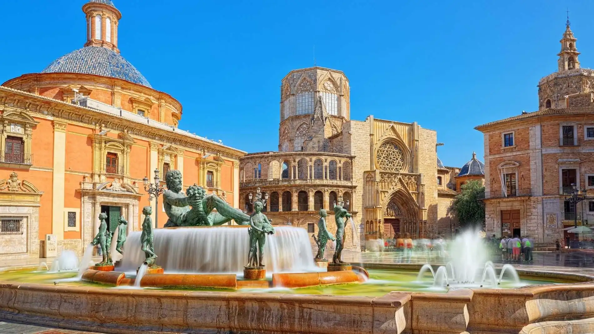 Imagen de la plaza de la Virgen de Valencia