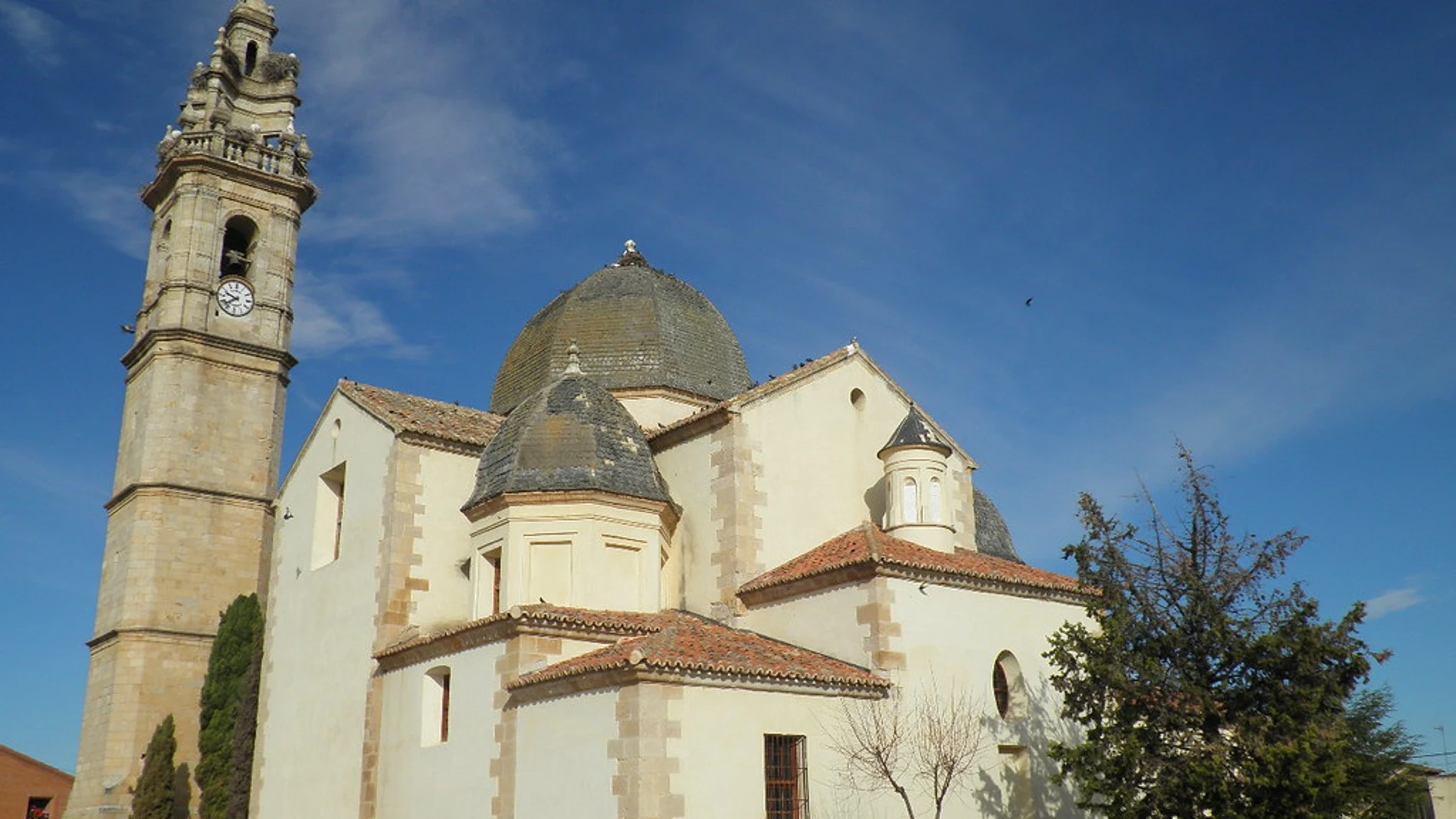 Vista de la iglesia de San Martín de Molacillos (Zamora)