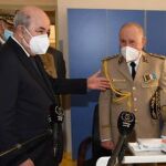 El presidente argelino Abdelmadjid Tebboune con el jefe del Estado Mayor del Ejército argelino Said Chengriha
