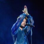 Manuel Carrasco, durante su concierto en el estadio de la Cartuja, de Sevilla