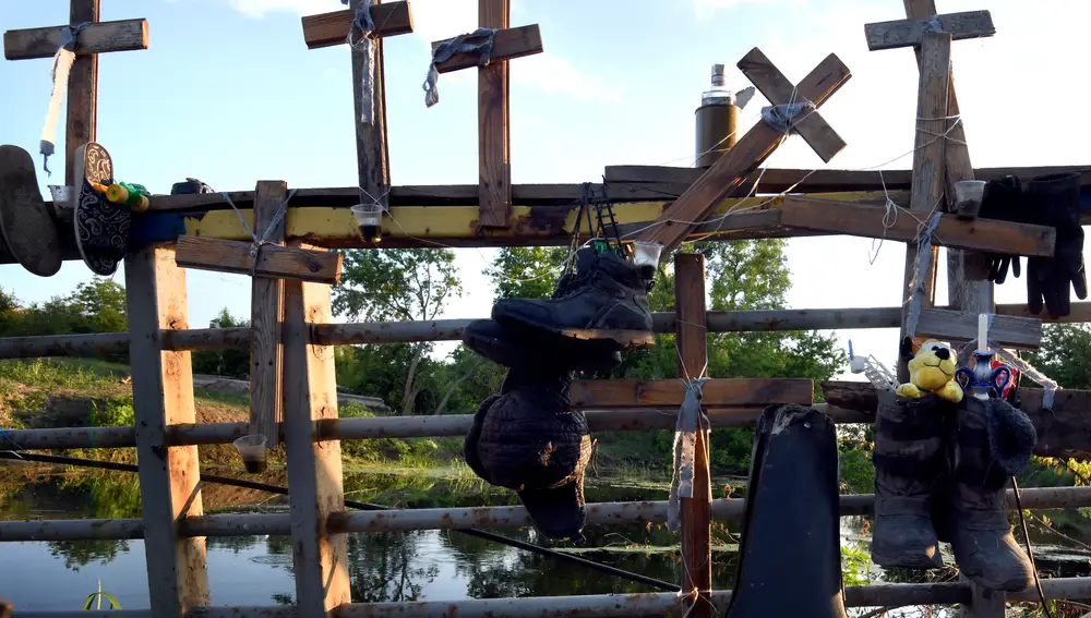 El puente de Irpin se ha convertido en un lugar de homenaje para los ucranianos