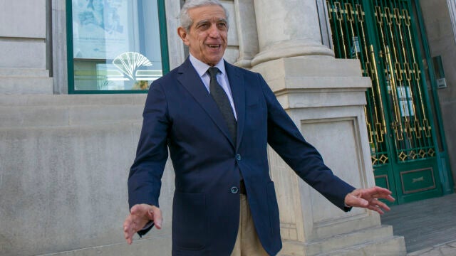 Braulio Medel, este martes tras la reunión del Patronato de la Fundación Unicaja, en la que renunció oficialmente al cargo