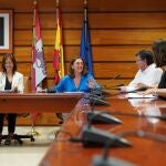 La consejera de Movilidad y Transformación Digital, María González Corral, se reúne con representantes de la Federación de Transportes de Castilla y León (FETRACAL)