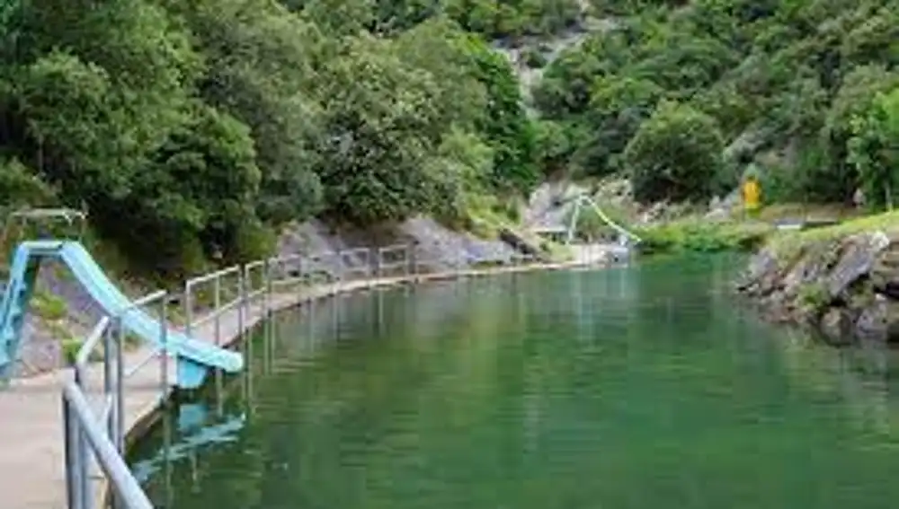 Piscina fluvial de Uztárroz