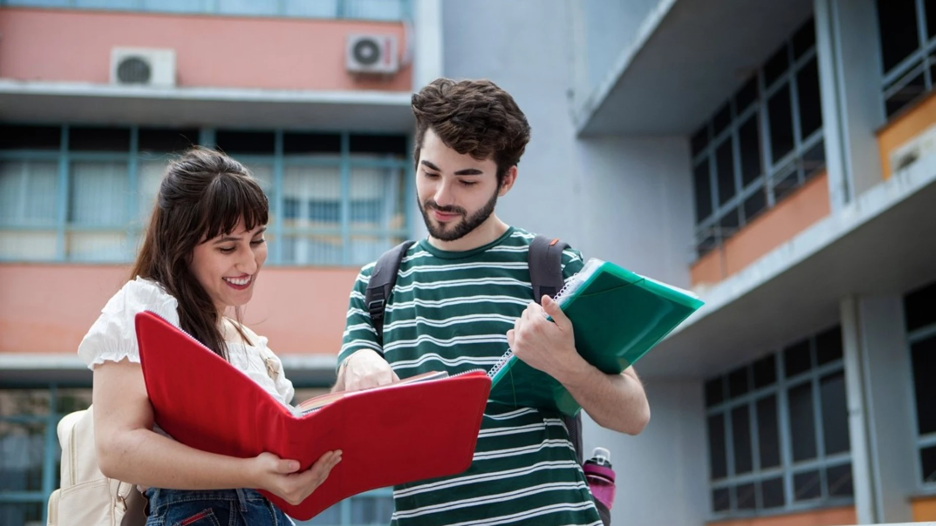 Los jóvenes, los más críticos con la universidad