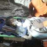 Rahul Sahu cayó en un pozo muy estrecho de 24 metros de profundidad en India