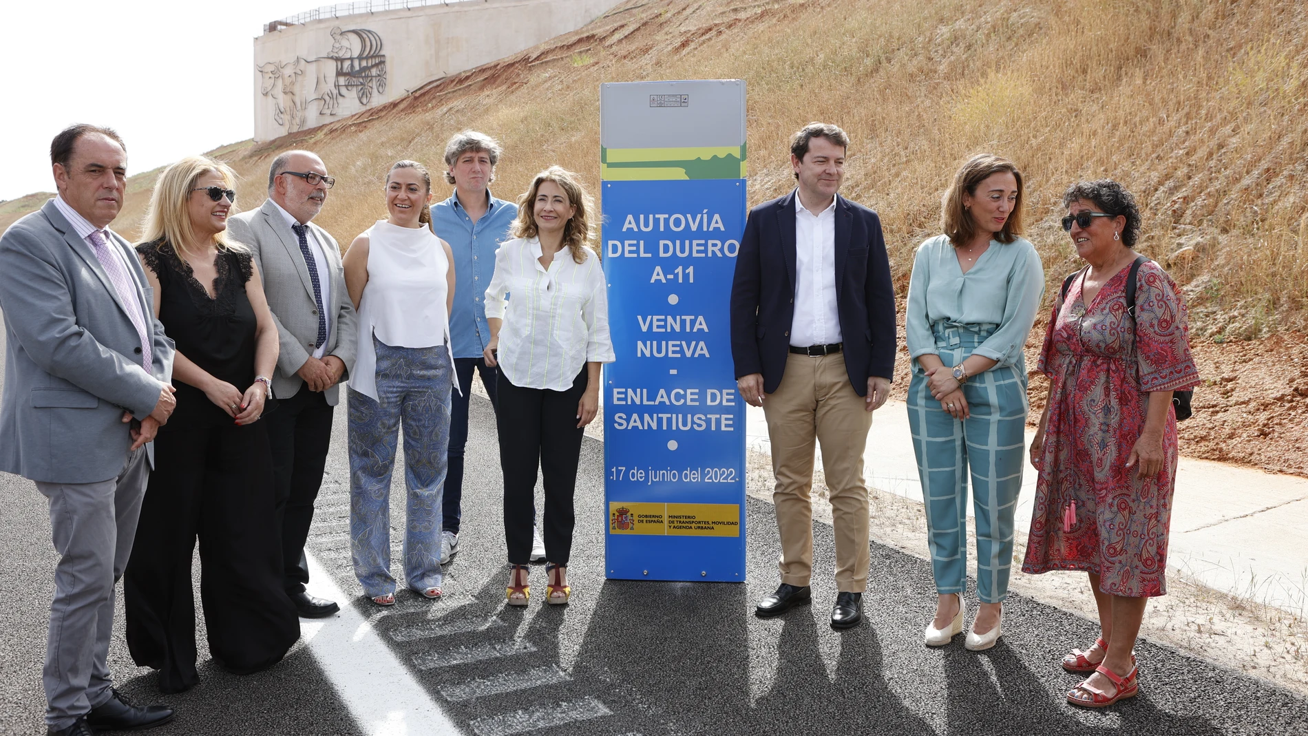 Alfonso Fernández Mañueco y la ministra de Transporte presiden la puesta en servicio del tramo de la A-11 entre Venta Nueva y Santiuste