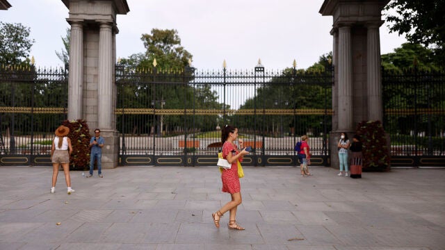 Exteriores del Parque del Retiro de Madrid cerrado