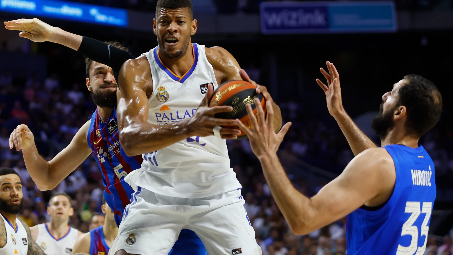 Tavares fue imparable para el Barça