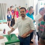 Alberto Garzón, votando