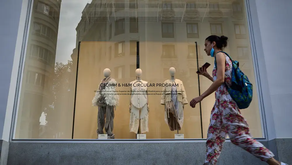 Los diseños de las tres estudiantes hechos de forma totalmente sostenible estarán expuestos hasta el próximo domingo, 26 de junio.