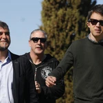 Gabriel Ortega, ex portavoz de Más Madrid en Móstoles, junto a Iñigo Errejón, ex líder de Más País