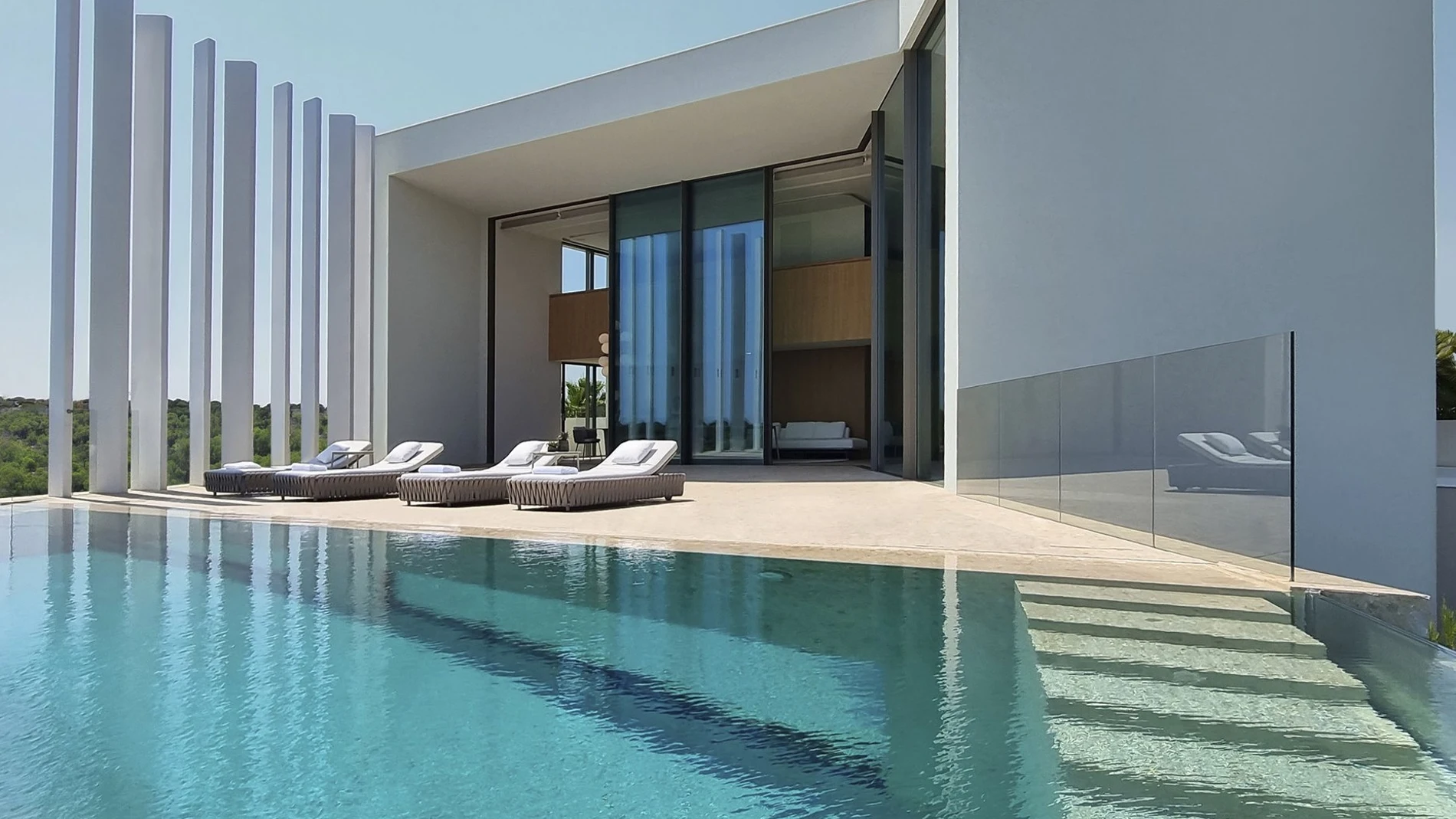 Piscina exterior de Morning Breeze.