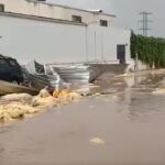 El temporal en Alcañiz ha dejado techos levantados, contenedores dispersos por las calles o comercios y viviendas inundadas