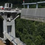 Derrumbe de parte del viaducto del Castro en el municipio de Vega de Valcarce (León)