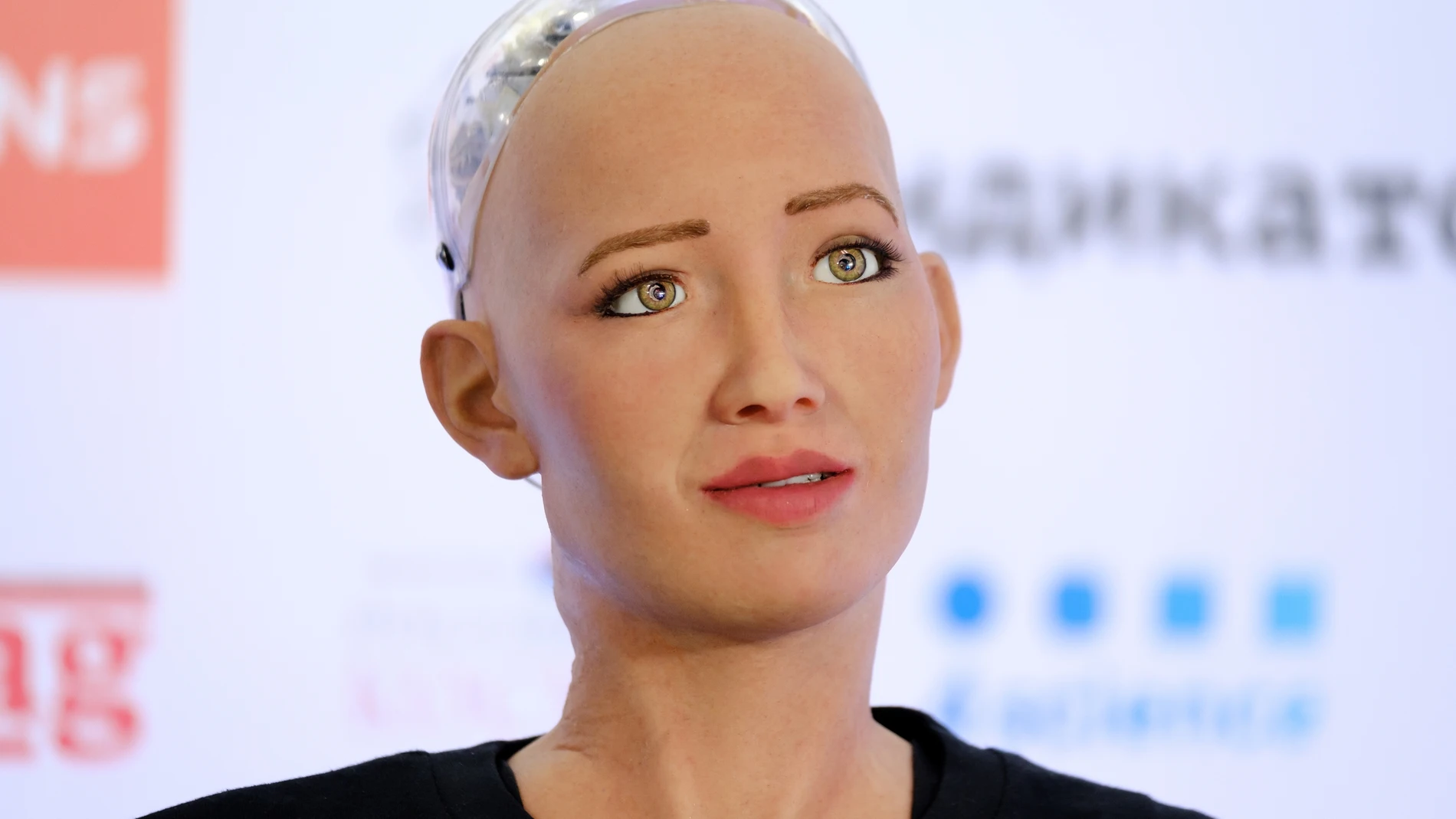 Sophia es la robot humanoide más famosa del mundo. Puede contestar preguntas al tiempo que aprende y tiene registradas diferentes expresiones faciales