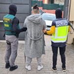Uno de los detenidos en la operación