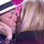 Beso de Amador Mohedano y Rosa Benito
