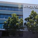 Detalle de la fachada del edificio en Alcobendas (Madrid) de la multinacional española Indra