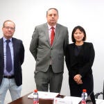 Sophia Yang, a la derecha, es la nueva presidenta del Granada CF y la primera mujer en ostentar ese puesto